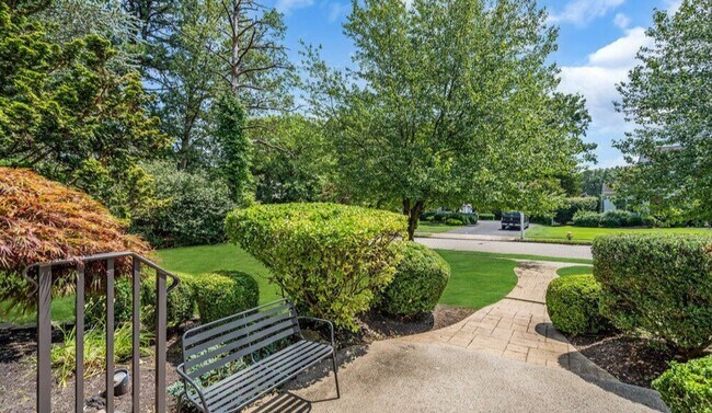 Building Photo - Renovated 5BR Colonial with Pool in North Dover