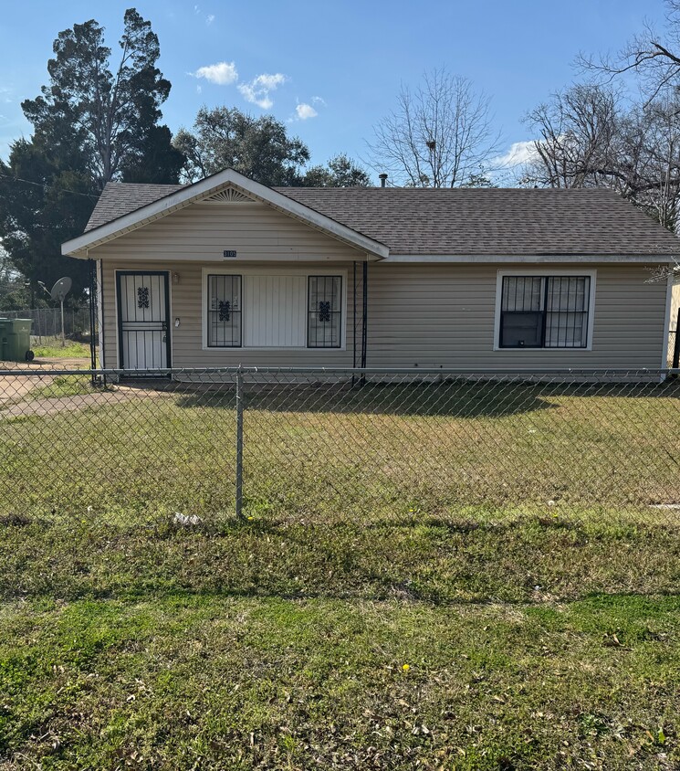 Building Photo - 3105 Cotton St