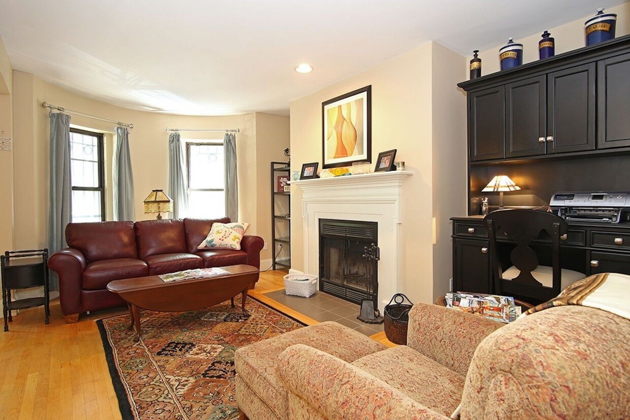 Foto principal - 211 W Newton St