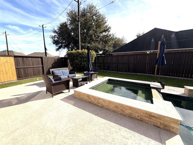 Building Photo - 111 Mdw Rdg Wy