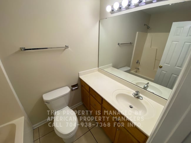 Building Photo - 477 Pharr Dr SW