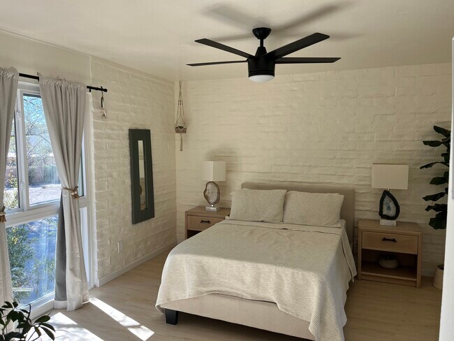 Foto del edificio - 2 W Greenock Dr