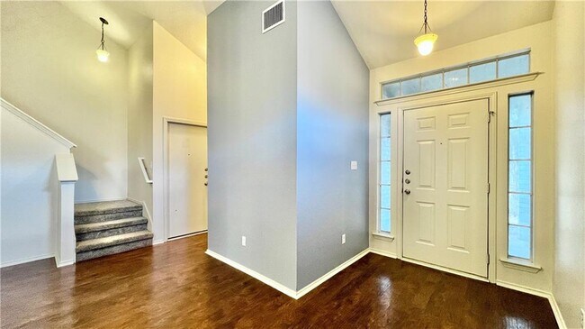 Foto del edificio - 2012 Buckley Ln