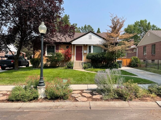 STUNNING 4 bd. 2 bath Executive Sunnyside ... - STUNNING 4 bd. 2 bath Executive Sunnyside ... House