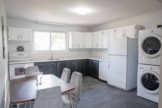 Building Photo - 2173 Navaho Dr