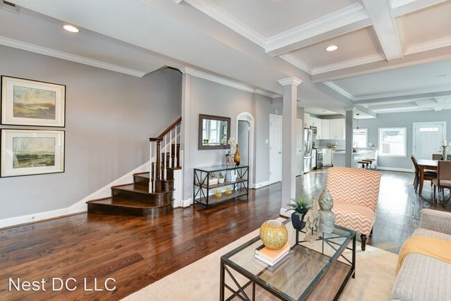 Building Photo - 4 br, 3.5 bath House - 1301 Trinidad Ave NE