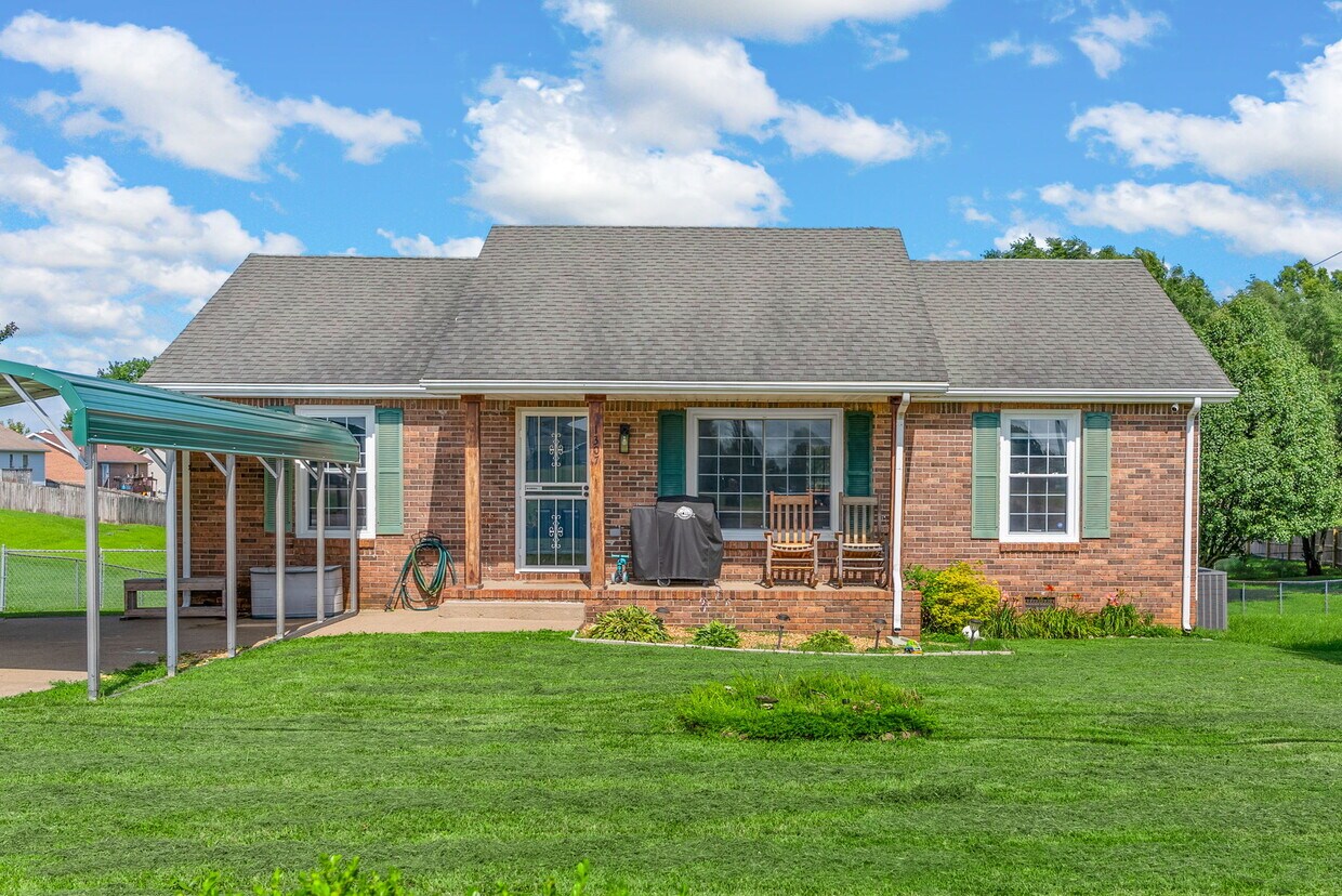 Primary Photo - 1307 Chucker Dr