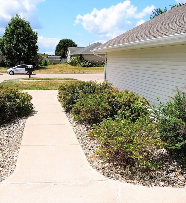 Building Photo - $1,250 | 2 Bedroom, 1 Bathroom Condo | Pet Friendly* | Available for an August 7th, 2026 Move In!