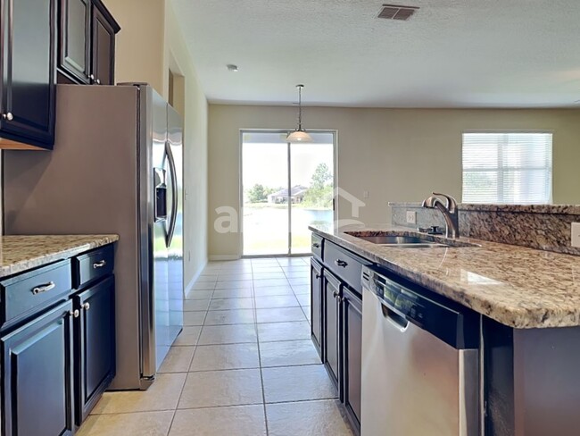 Foto del edificio - 9611 Royal Fern Ct