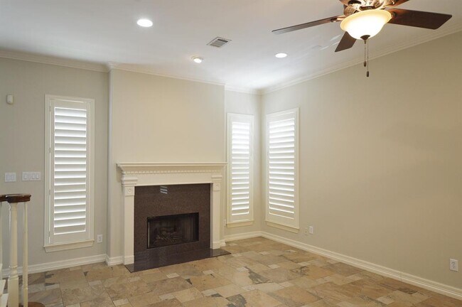 living room first floor - 1820 Dunlavy St