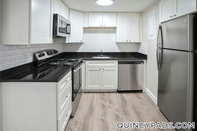 Building Photo - 22 Presidential Dr