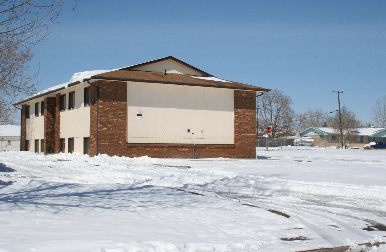 Building Photo - 4950 Basswood Dr