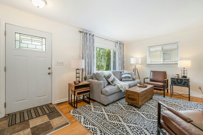 Photo - 621 Susan Dr House