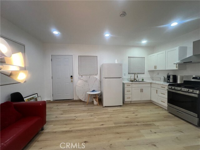 Foto del edificio - 5522 Farna Ave