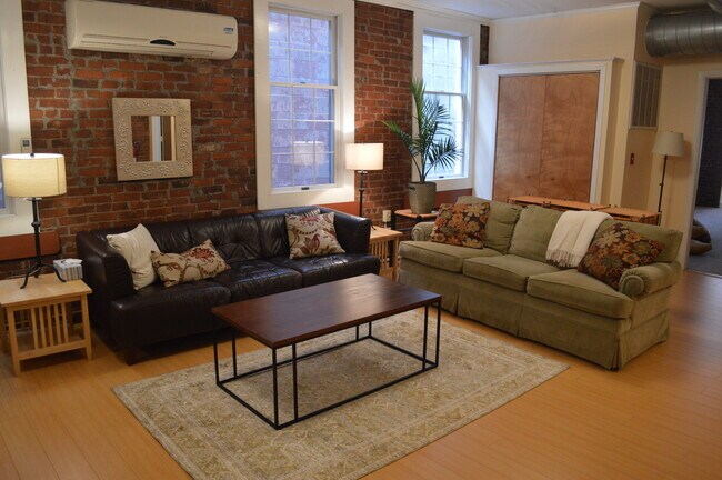 Stylish contemporary living room - 844 Grand Ave
