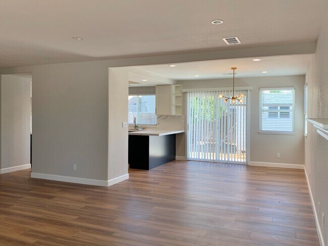 Foto del edificio - 900 Apricot Ln