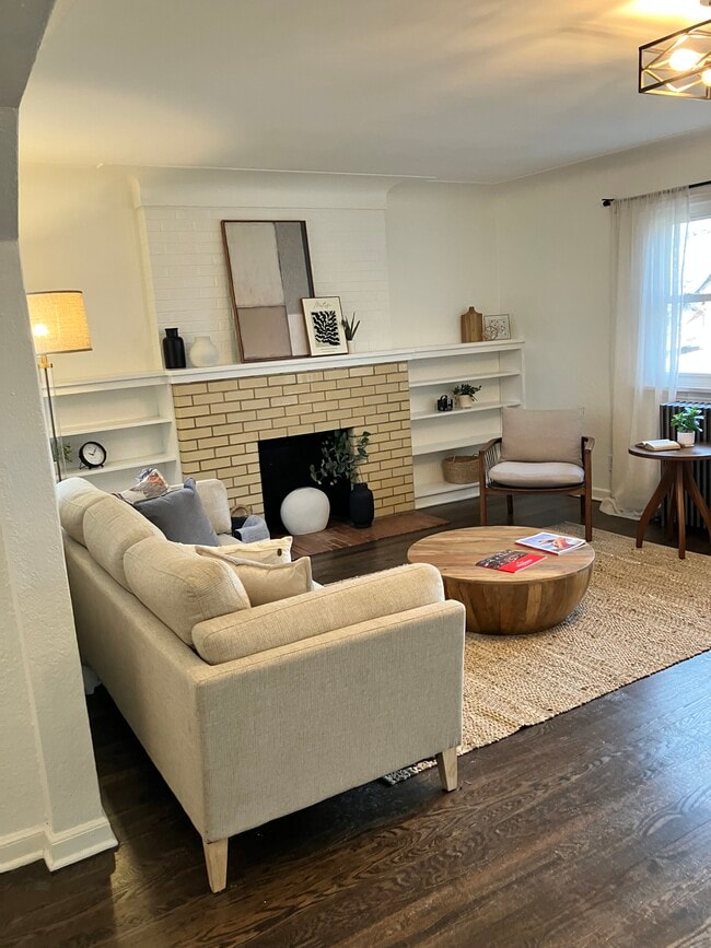 Great Room (staged) with fireplace - 9100 Grandview Ave House