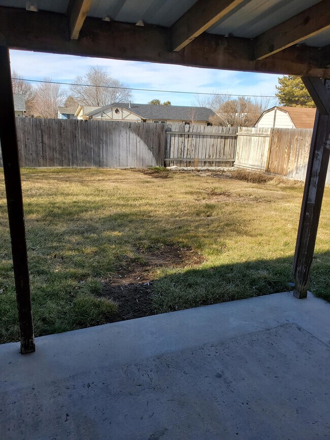 Building Photo - 4845 Kachinas Ave