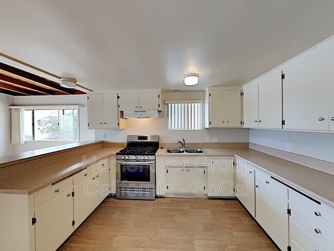 Building Photo - 3516 Ocean Dr