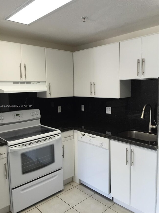 Foto del edificio - 3410 Coral Wy