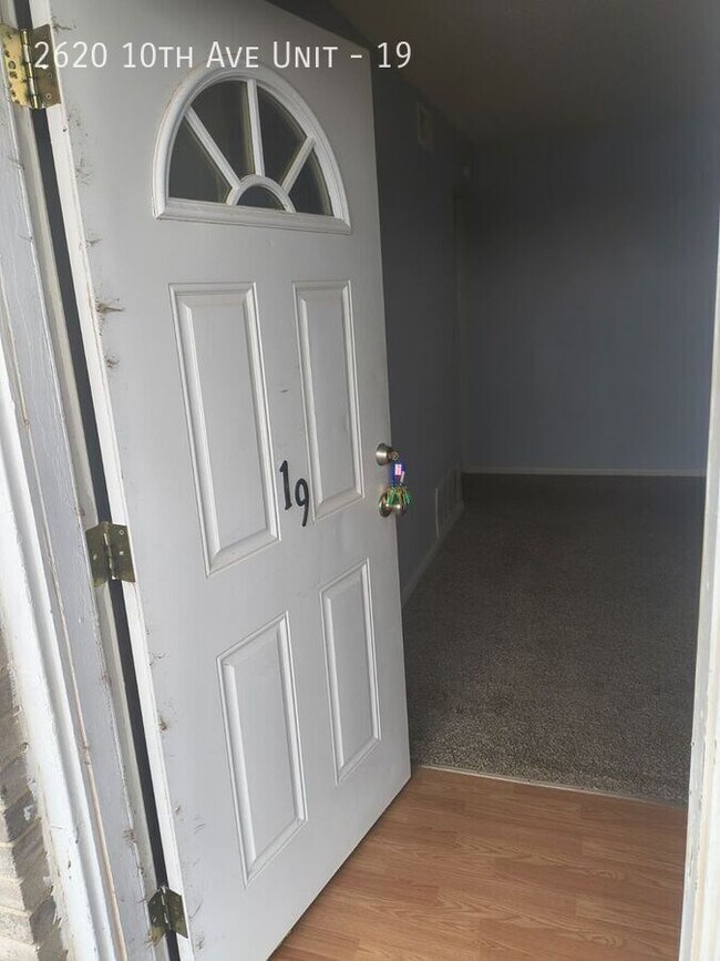 Foto del edificio - 2620 10th Ave