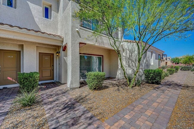 Foto del edificio - Stunning three bedroom in guard gated Tuscany! Tons of upgrades!