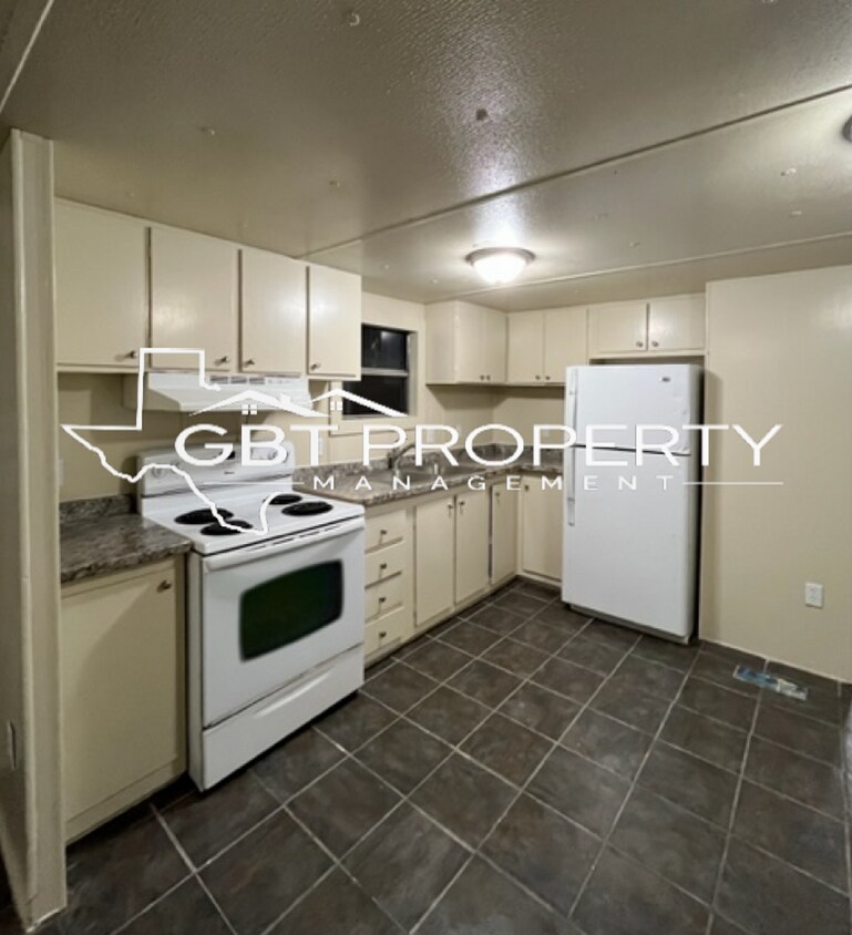 Primary Photo - 3 Bedroom 1 Bathroom Home in the Country!