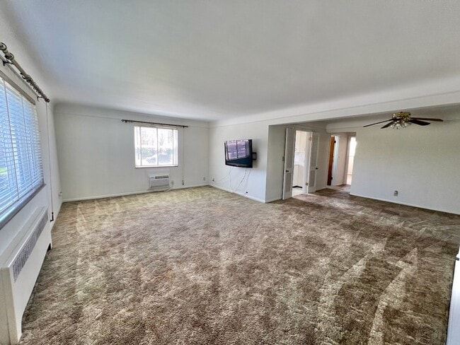 Building Photo - 4605 Glenway Ave