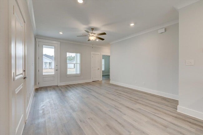 Building Photo - 14 Alexander Way