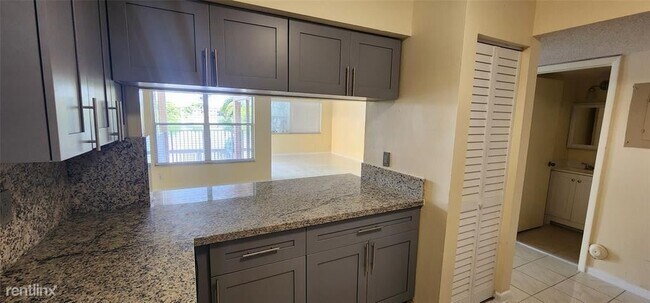Foto del edificio - 3 br, 2.5 bath House - 3239 NW 44th St Apt 2