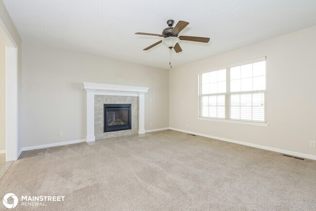 Building Photo - 1407 N 10th St E, Louisburg, KS 66053
