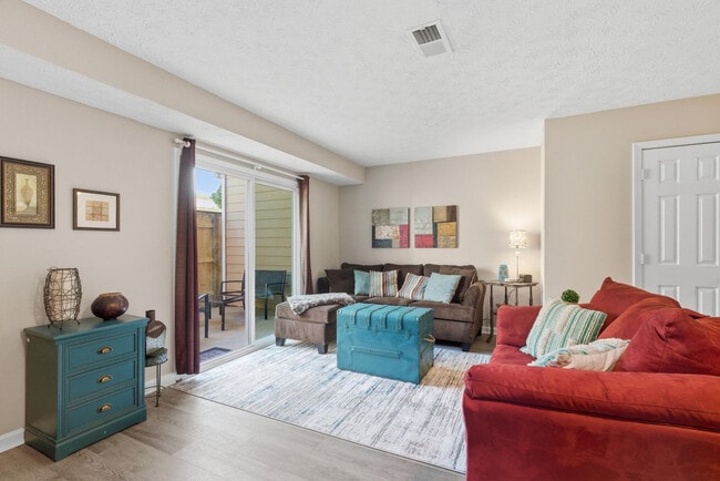 Building Photo - 1108 S Barnett Shoals Rd