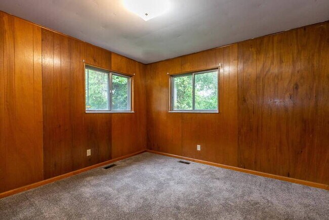 Building Photo - 2BR/1BA near Campus