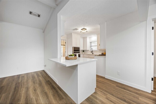 Building Photo - 12418 A Bar Dr