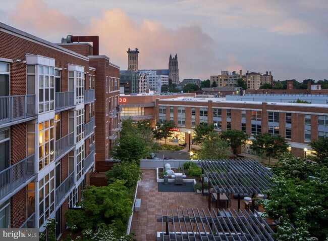Building Photo - 3335 Idaho Ave NW