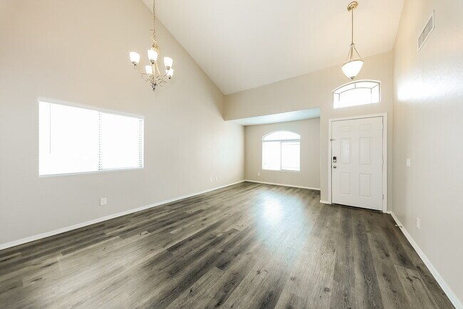 Foto del edificio - 3252 W Huntington Dr