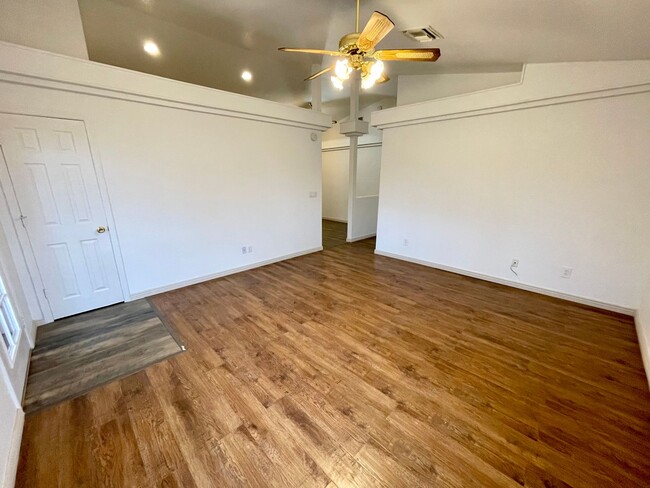 Building Photo - Updated 3 Bedroom Home Near Mohave Communi...