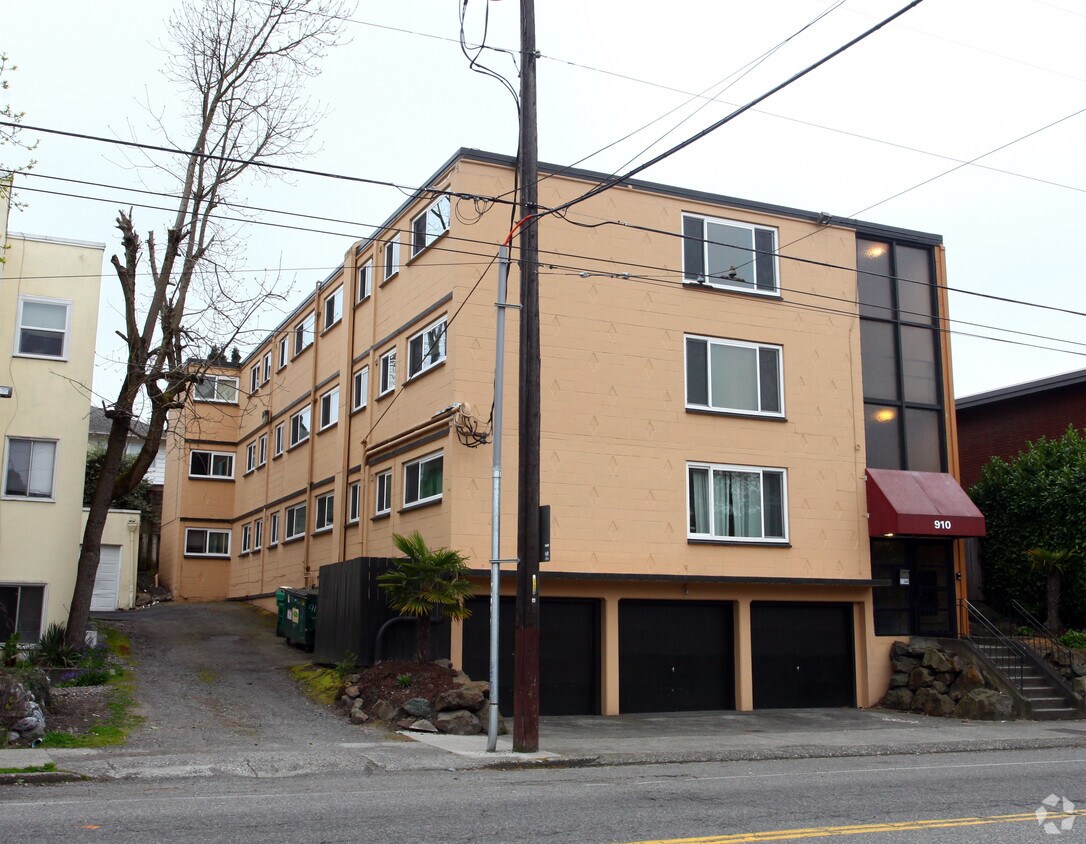 Building Photo - Tenth East Apartments