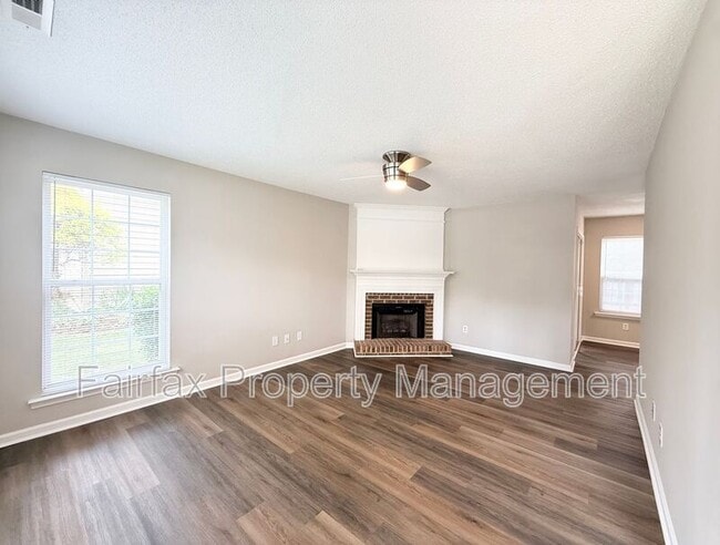Building Photo - 201 Ridge Lake Dr