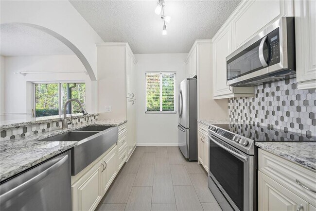 Foto del edificio - 18117 Paradise Point Dr