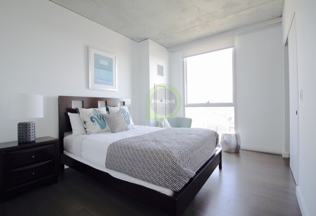 Foto del edificio - 1155 N Howe St
