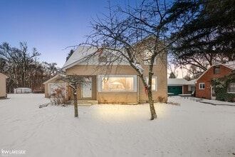 Building Photo - 7618 Sylvan St