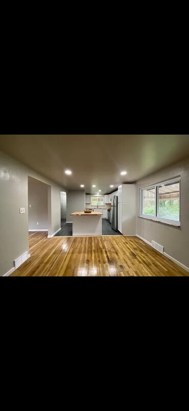 Foto del edificio - 356 Frazier Dr