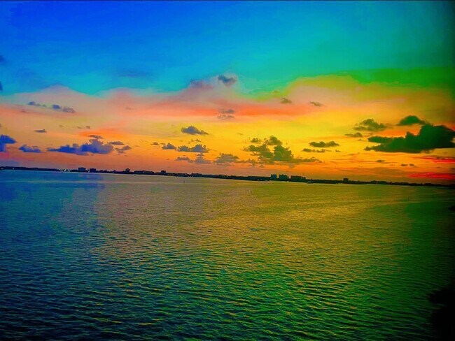 Foto del edificio - 5900 Shore Blvd S