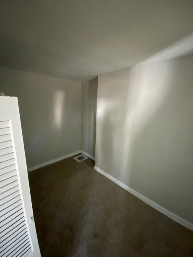 Building Photo - 1681 Elberon Ave