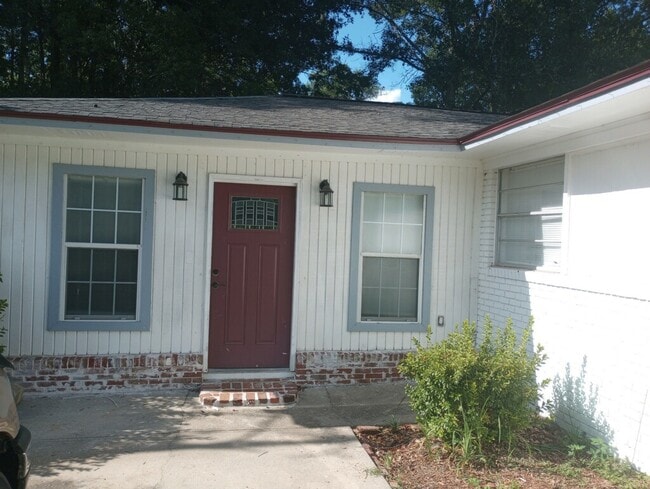 Building Photo - 1120 E Clark Ave