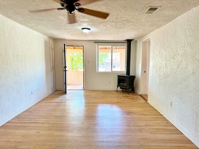 Foto del edificio - 1219 Summer Ave NW