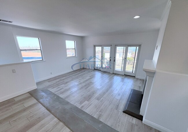 Building Photo - 3507 S Kerckhoff Ave