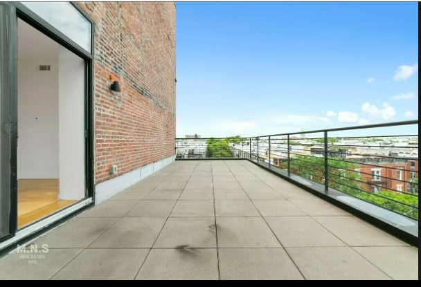 Building Photo - 5524 Myrtle Ave