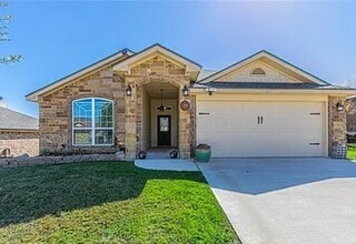 Building Photo - 821 Kendra Dr